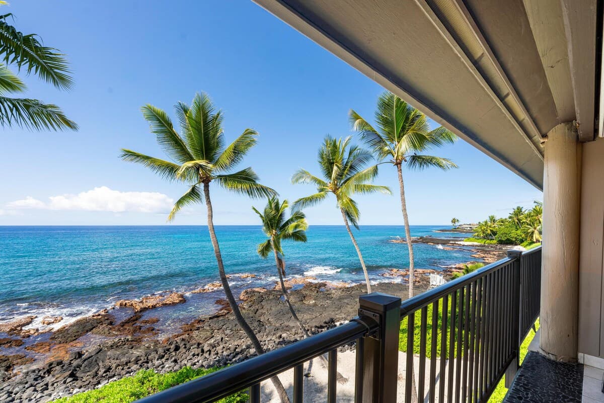 Condo in Kailua-Kona · ★4.83 · 2 bedrooms · 2 beds · 2 baths - Photo 3