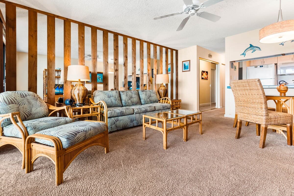 Condo in Lahaina · ★4.52 · 1 bedroom · 2 beds · 1 bath - Photo 3