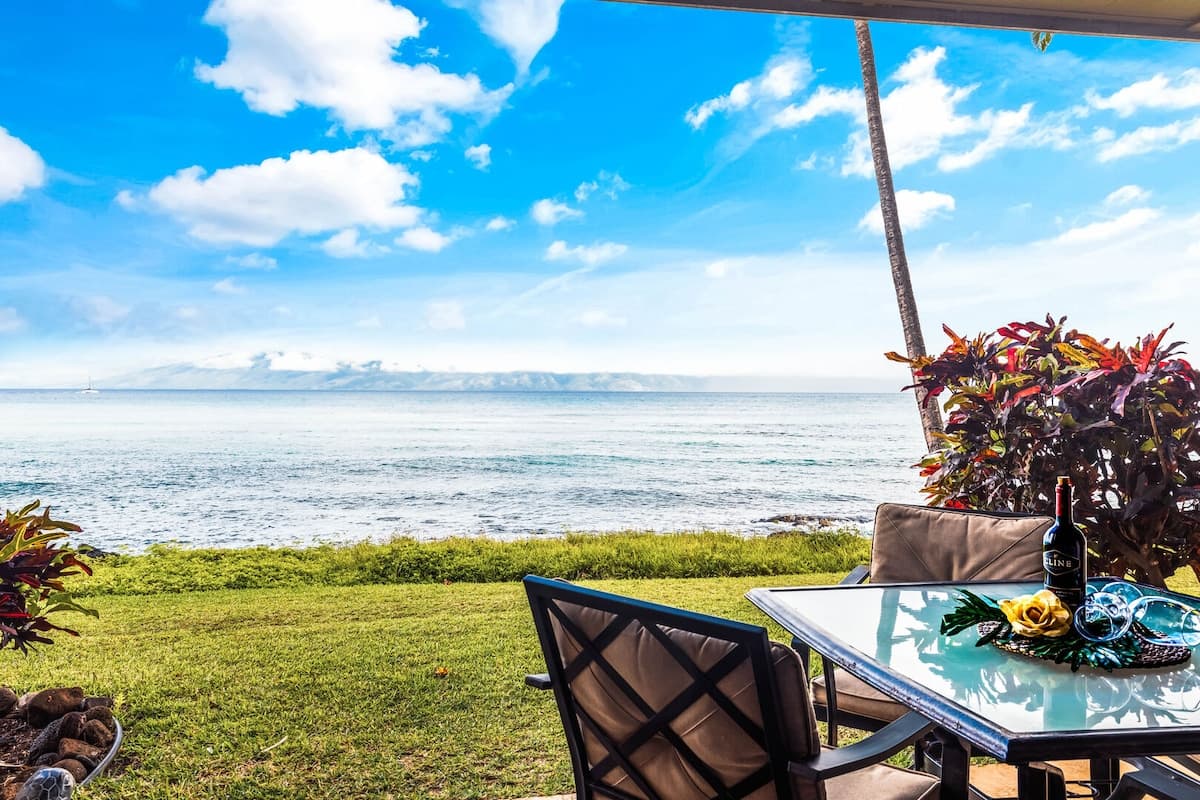 Condo in Lahaina · ★4.83 · 1 bedroom · 2 beds · 1 bath - Photo 1