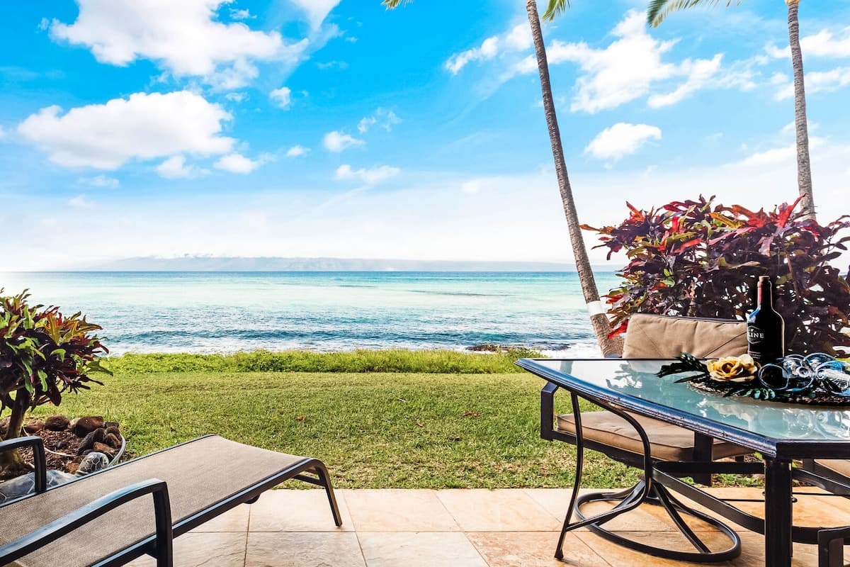 Condo in Lahaina · ★4.83 · 1 bedroom · 2 beds · 1 bath - Photo 2
