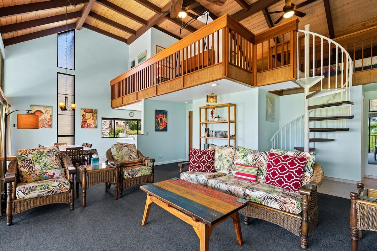 Condo in Kailua-Kona · ★4.41 · 3 bedrooms · 5 beds · 3 shared baths - Photo 1