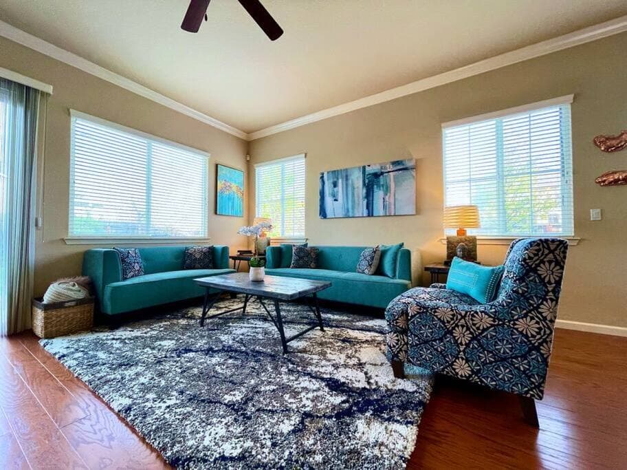Spacious Family Home, BBQ & Gigabit Wi-Fi - Photo 2