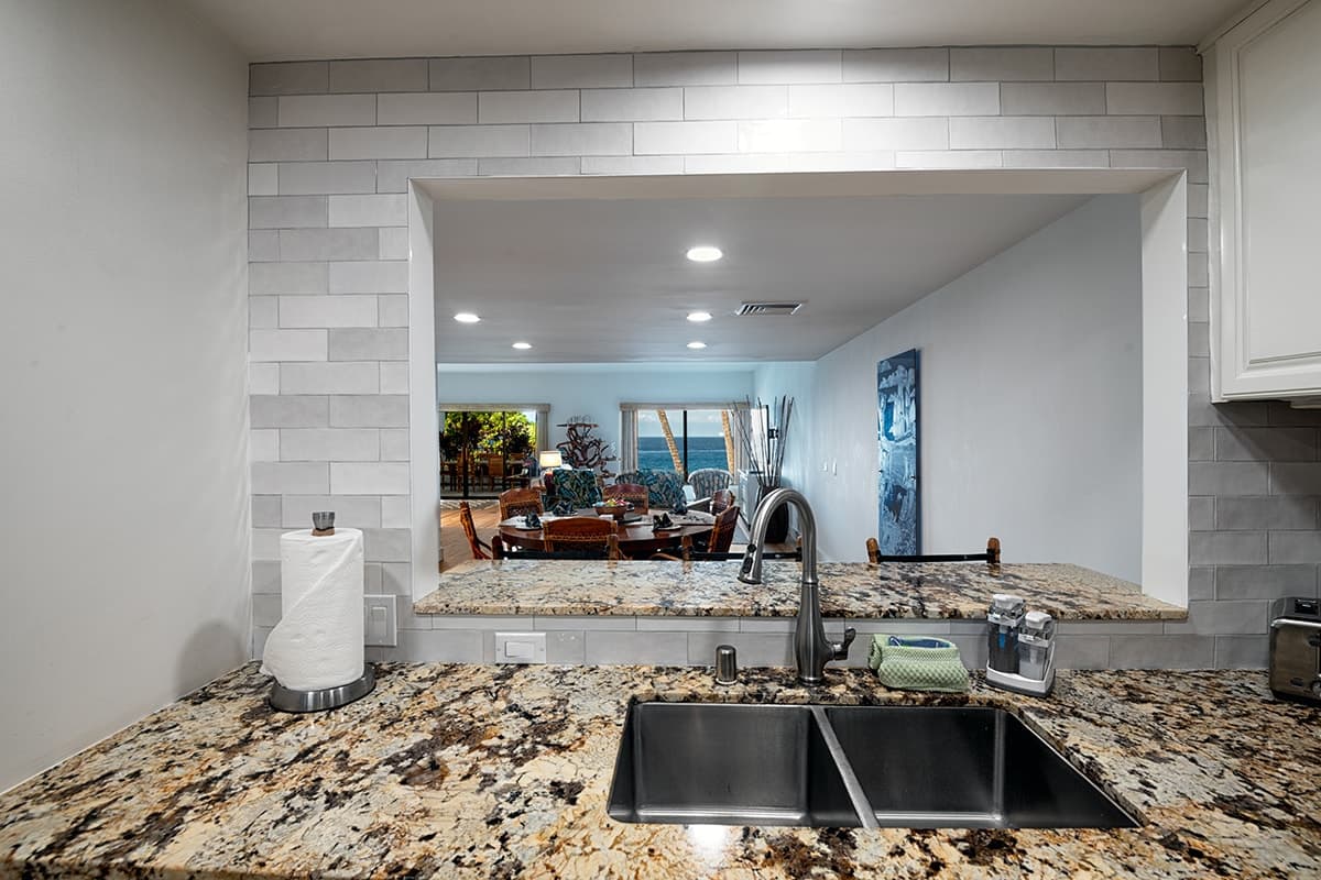 Condo in Kailua-Kona · ★4.89 · 3 bedrooms · 3 beds · 2.5 baths - Photo 5