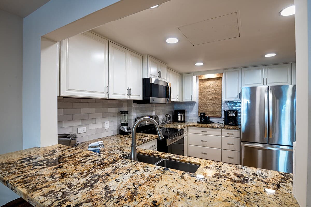 Condo in Kailua-Kona · ★4.89 · 3 bedrooms · 3 beds · 2.5 baths - Photo 4