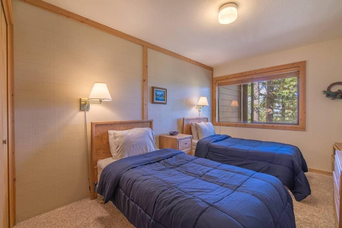 Cozy Wood-Accent Cabin, Mountain Views & Pool - Photo 2