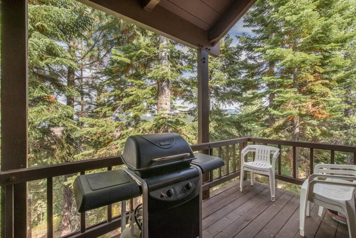 Cozy Wood-Accent Cabin, Mountain Views & Pool - Photo 4