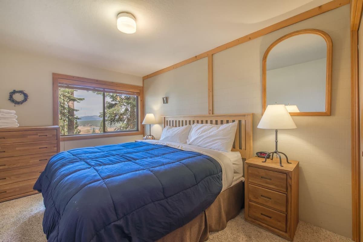 Cozy Wood-Accent Cabin, Mountain Views & Pool - Photo 1