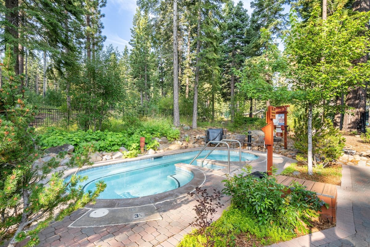 Cozy Wood-Accent Cabin, Mountain Views & Pool - Photo 5