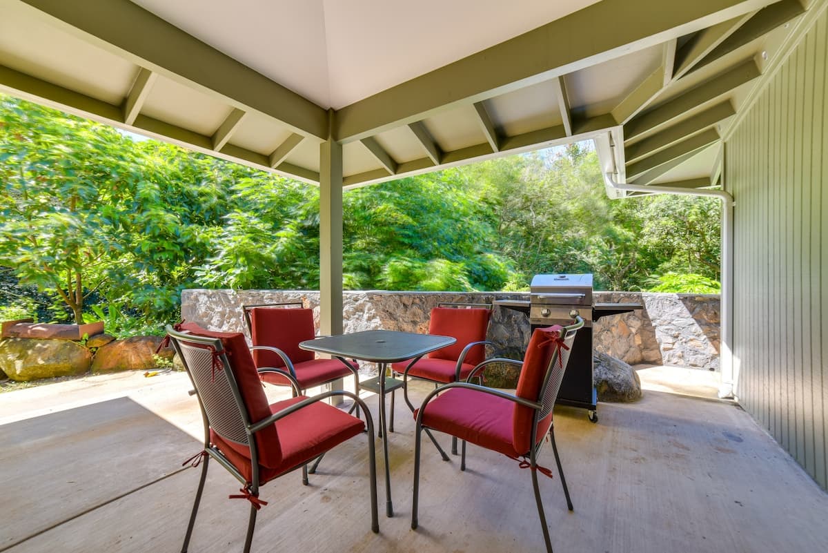 Bright Haiku Studio: Patio + Rainforest View - Photo 2