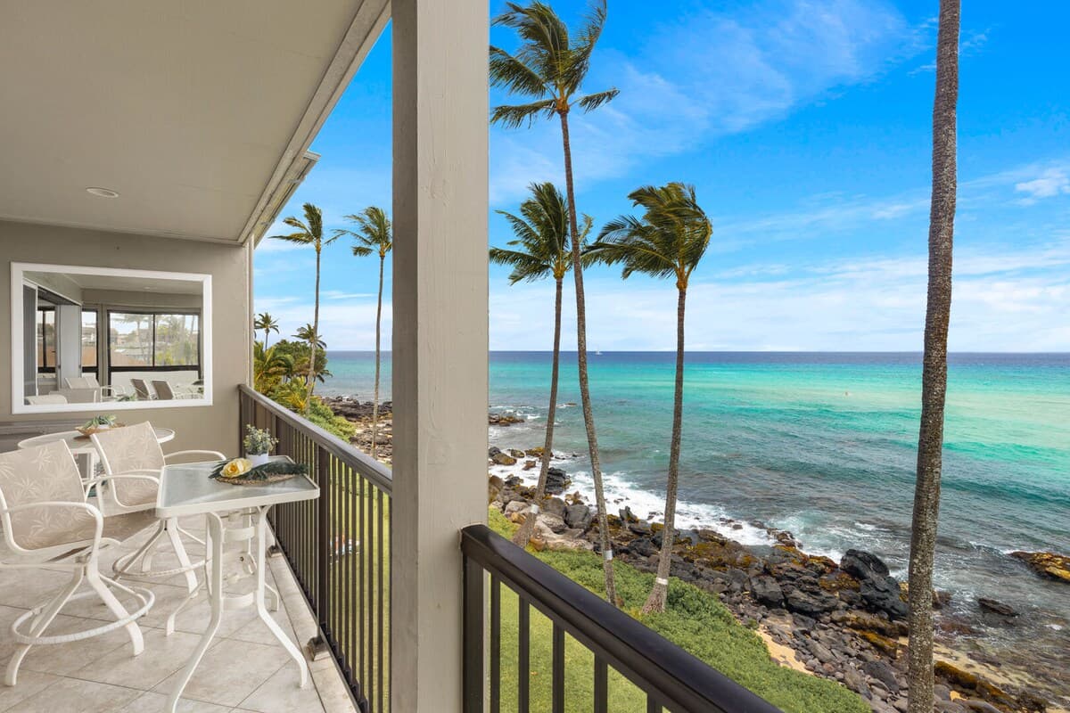 Condo in Lahaina · ★4.87 · 2 bedrooms · 4 beds · 2 private baths - Photo 2