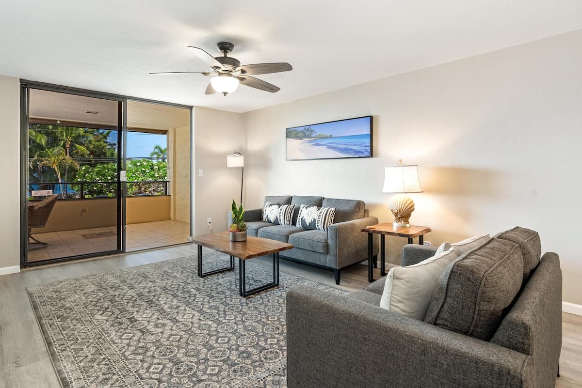 Condo in Kailua-Kona · ★4.85 · 2 bedrooms · 3 beds · 2 baths - Photo 4