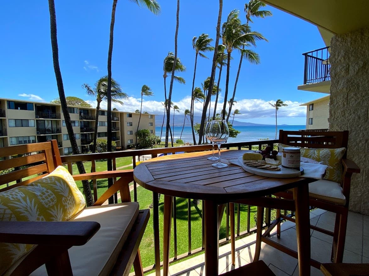 Condo in Wailuku · ★4.79 · 2 bedrooms · 3 beds · 2 baths - Photo 4