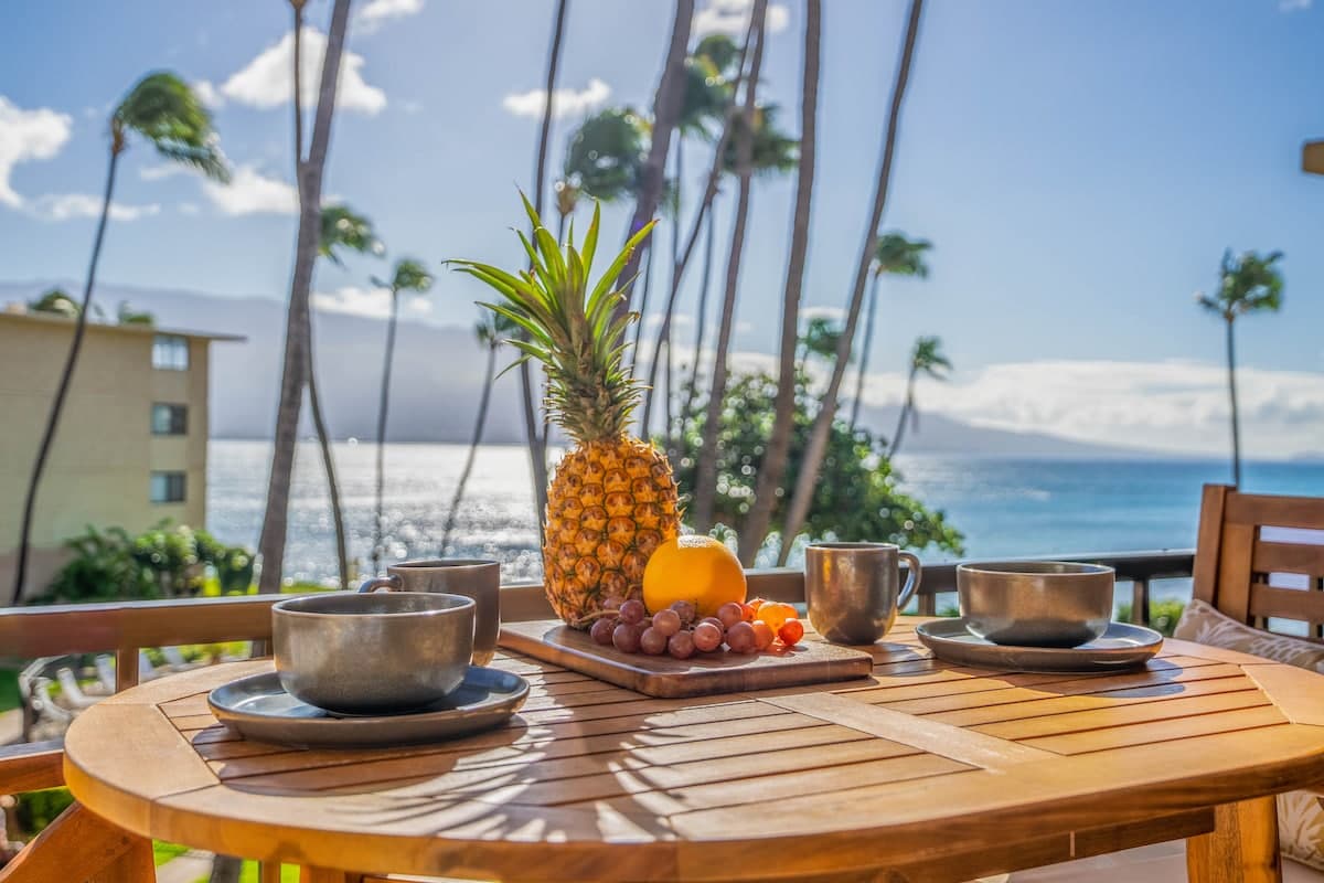 Condo in Wailuku · ★4.79 · 2 bedrooms · 3 beds · 2 baths - Photo 2
