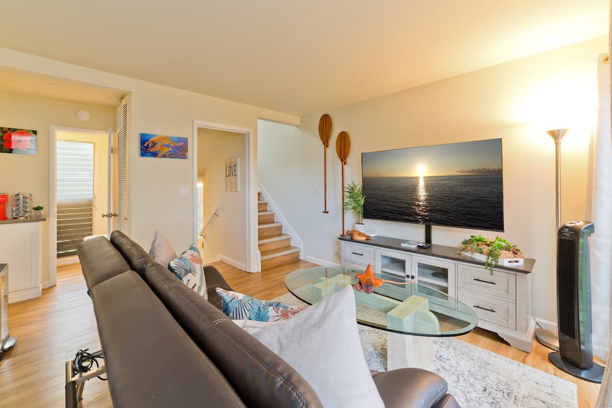 Condo in Kailua-Kona · ★4.81 · 1 bedroom · 2 beds · 1.5 private baths - Photo 4