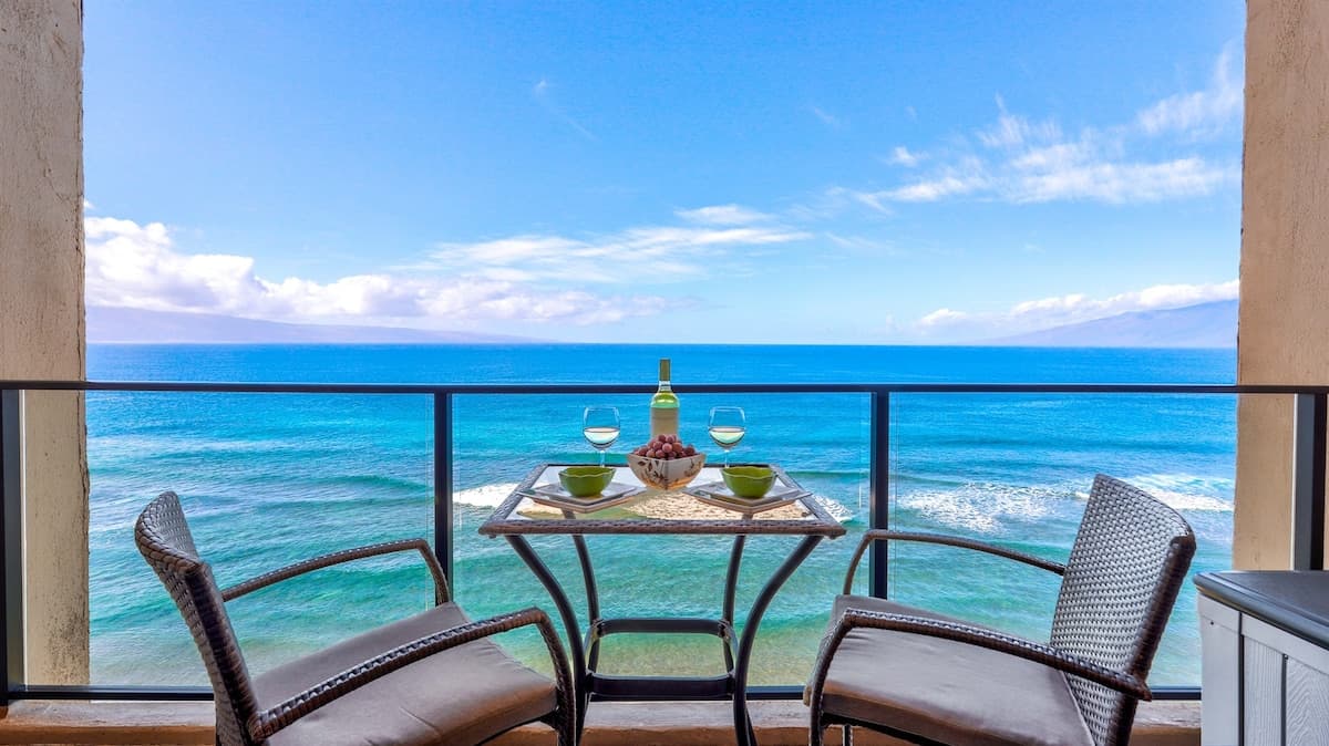 Condo in Lahaina · ★5.0 · Studio · 2 beds · 1 bath - Photo 2