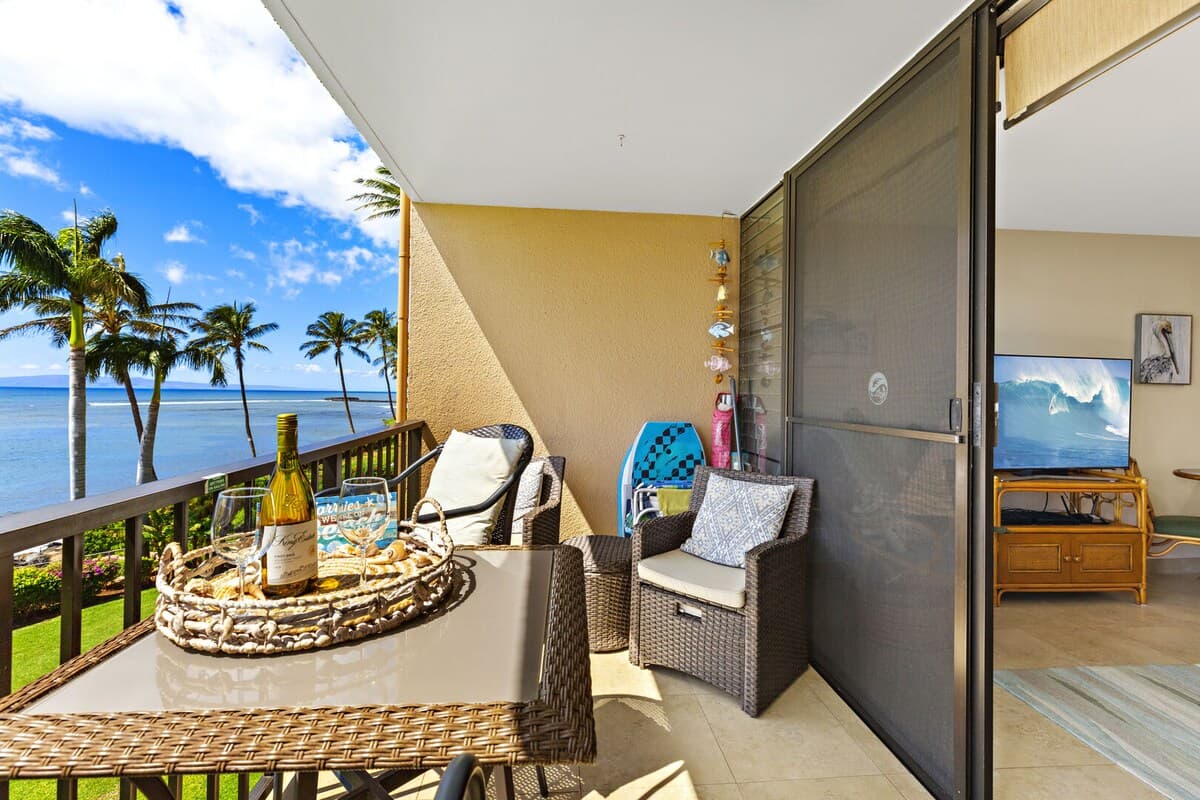 Condo in Wailuku · ★4.86 · 1 bedroom · 2 beds · 1 private bath - Photo 3