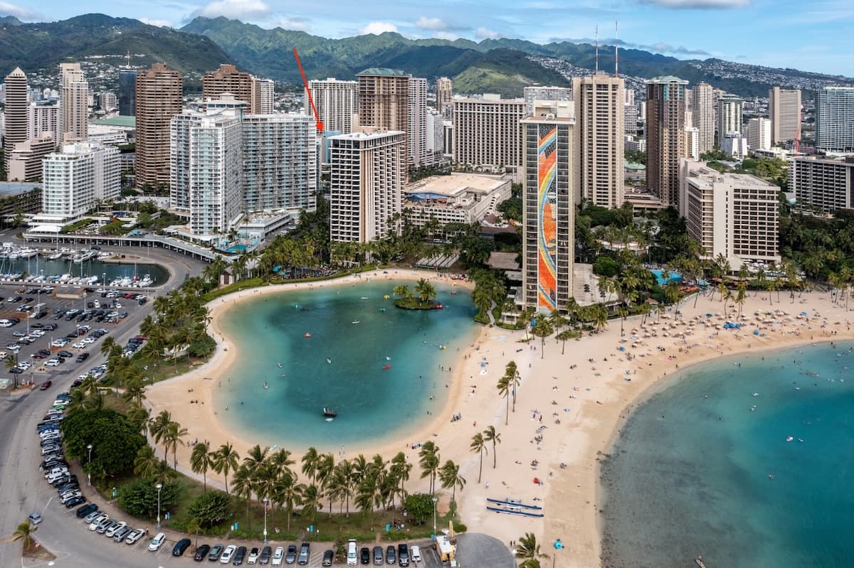 Condo in Honolulu · ★4.76 · 1 bedroom · 1 bed · 1 shared bath - Photo 5