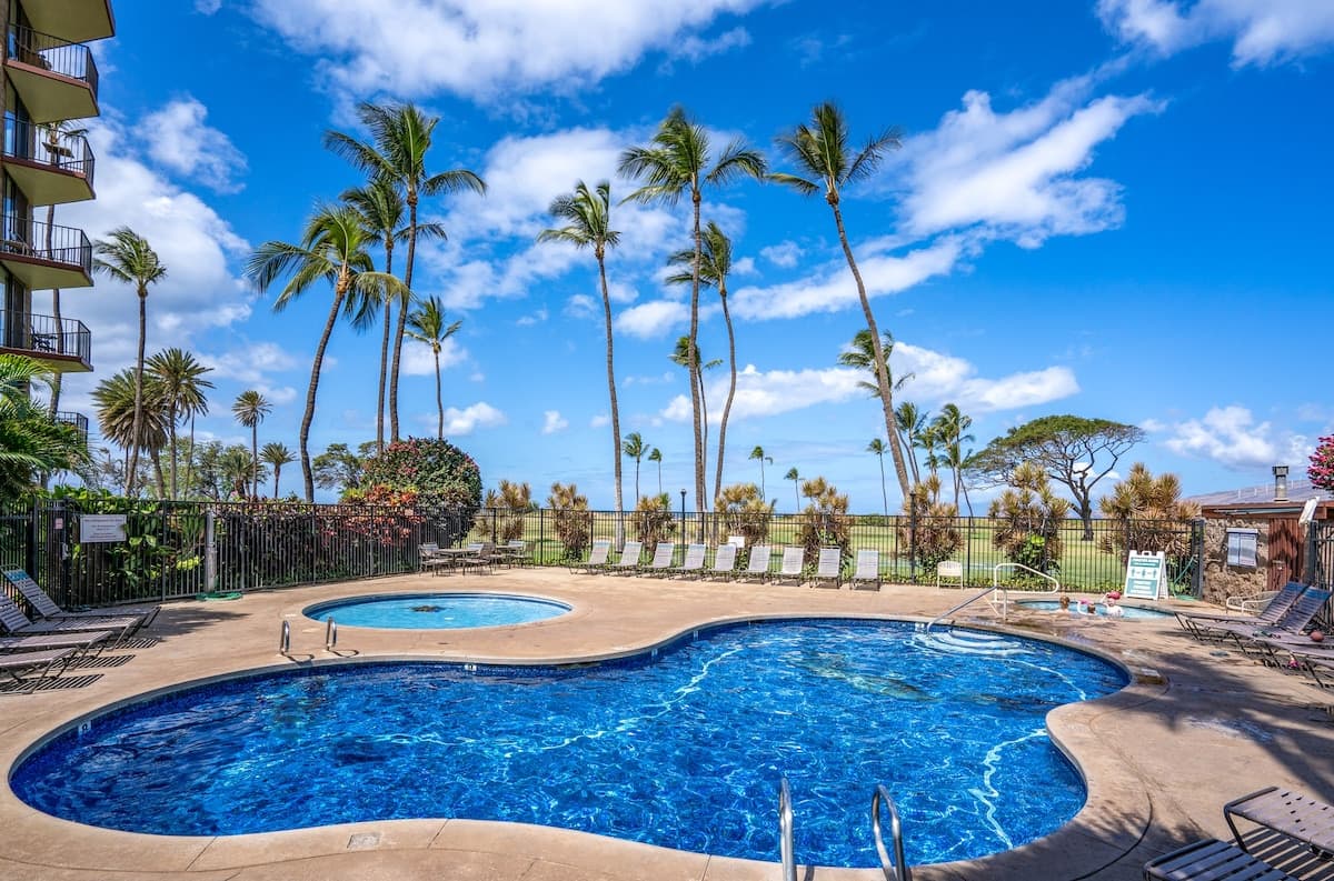 Condo in Kihei · ★4.5 · Studio · 2 beds · 1 bath - Photo 2