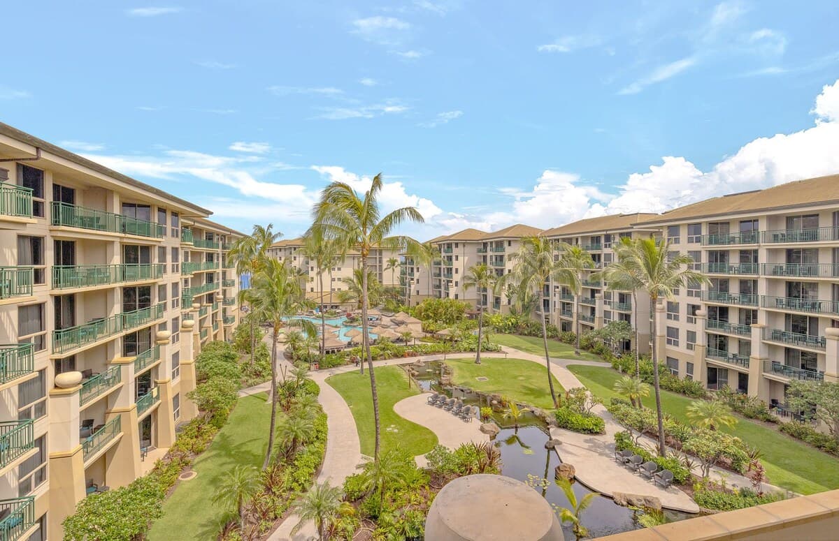 Condo in Lahaina · ★4.75 · 2 bedrooms · 4 beds · 2 shared baths - Photo 3