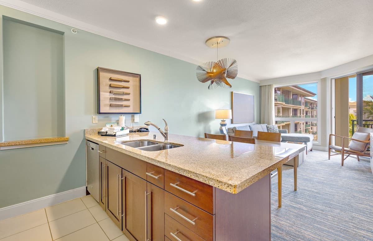 Condo in Lahaina · ★4.75 · 2 bedrooms · 4 beds · 2 shared baths - Photo 1
