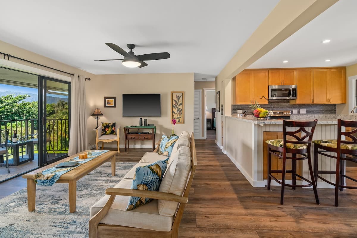 Condo in Princeville · ★4.94 · 2 bedrooms · 2 beds · 2 private baths - Photo 3