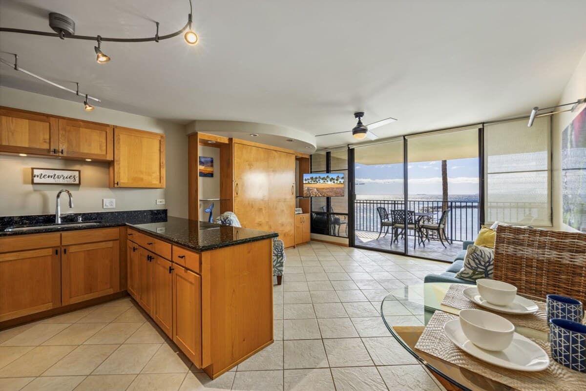 Condo in Wailuku · ★4.81 · 1 bedroom · 2 beds · 1 bath - Photo 5