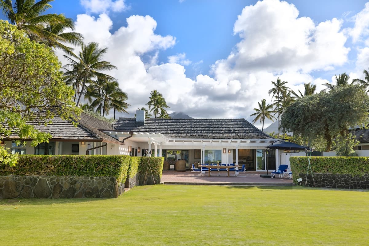 Home in Kailua · ★5.0 · 3 bedrooms · 6 beds · 3 private baths - Photo 2