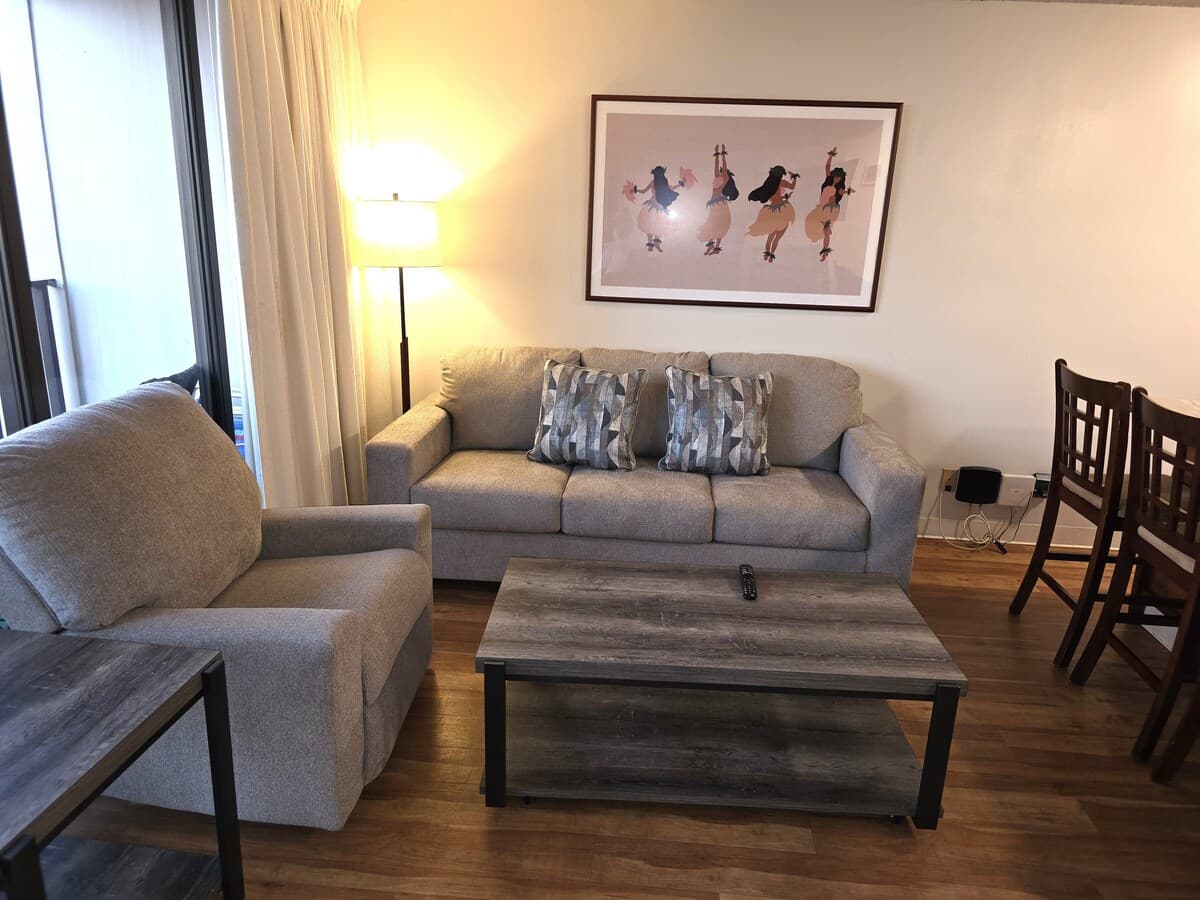 Condo in Honolulu · ★4.56 · 1 bedroom · 3 beds · 1 private bath - Photo 2