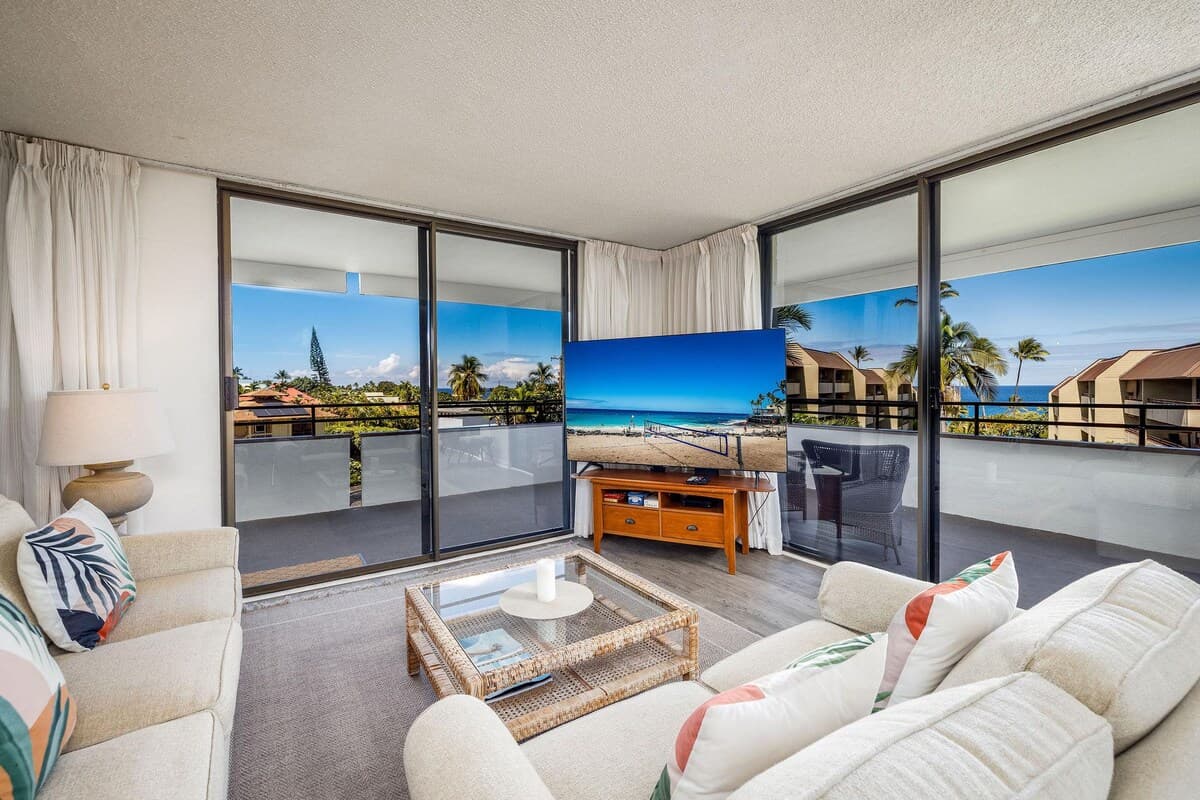 Condo in Kailua-Kona · ★4.74 · 2 bedrooms · 4 beds · 2 private baths - Photo 4