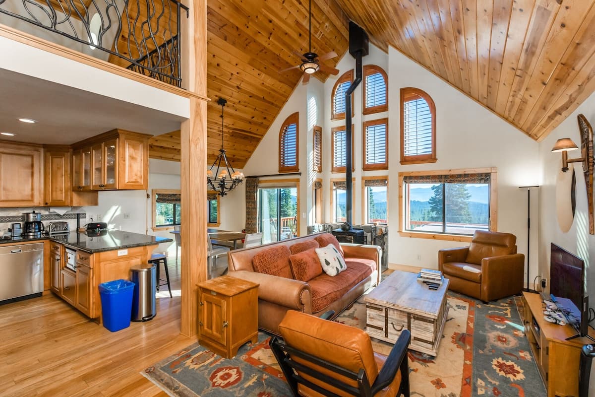 Sierra Views, Hot Tub, Arcade, EV Charger, Pet OK - Photo 5