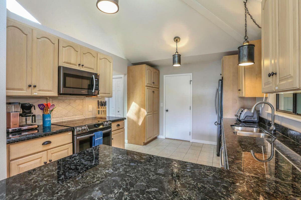 Home in Princeville · ★4.96 · 3 bedrooms · 3 beds · 2 baths - Photo 5