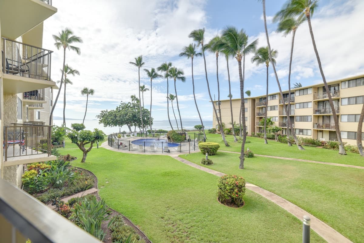 Condo in Wailuku · ★4.78 · 2 bedrooms · 3 beds · 2 shared baths - Photo 1