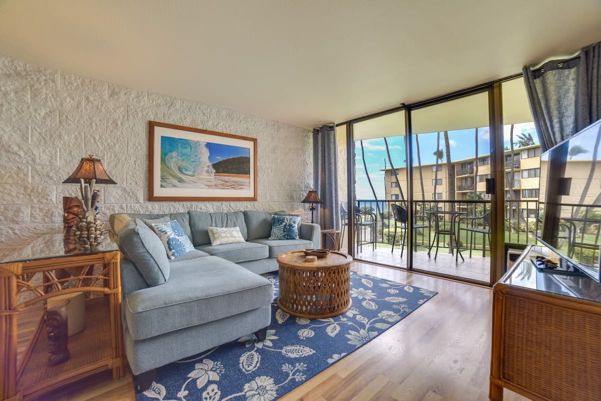 Condo in Wailuku · ★4.78 · 2 bedrooms · 3 beds · 2 shared baths - Photo 3