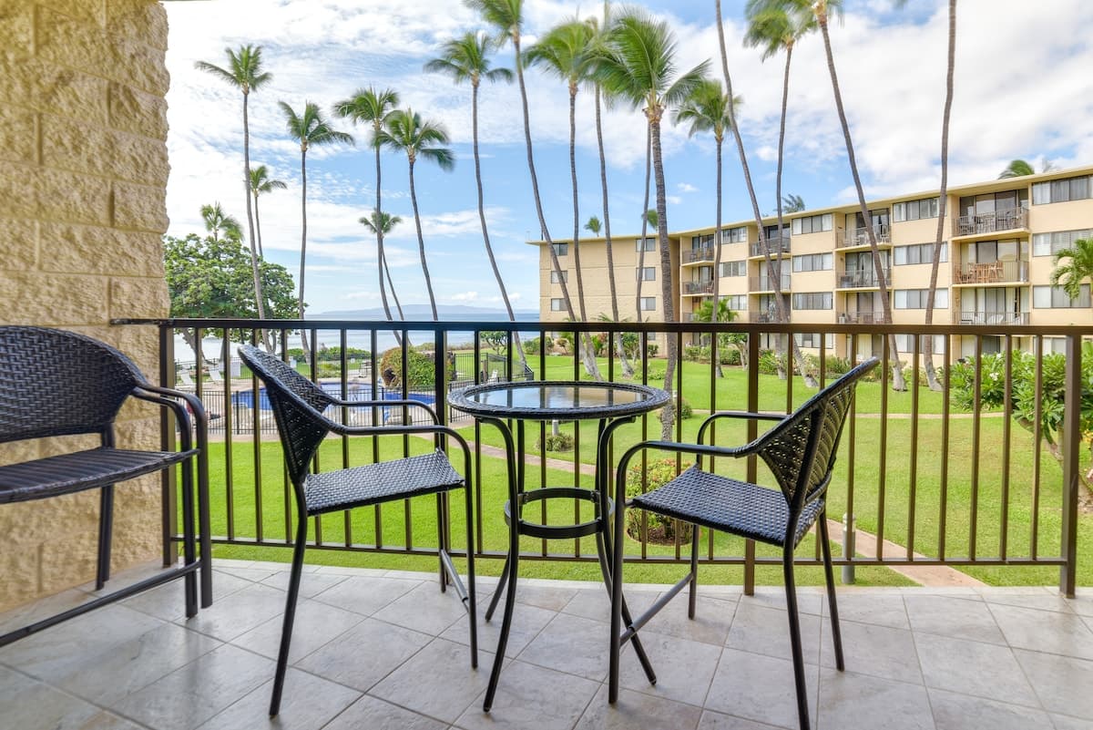 Condo in Wailuku · ★4.78 · 2 bedrooms · 3 beds · 2 shared baths - Photo 2