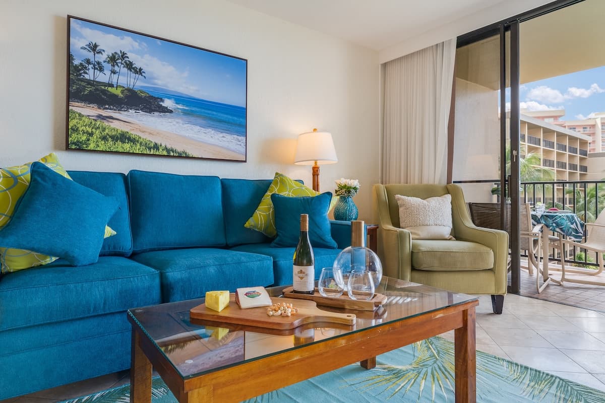 Condo in Lahaina · ★4.75 · 2 bedrooms · 4 beds · 2 baths - Photo 2
