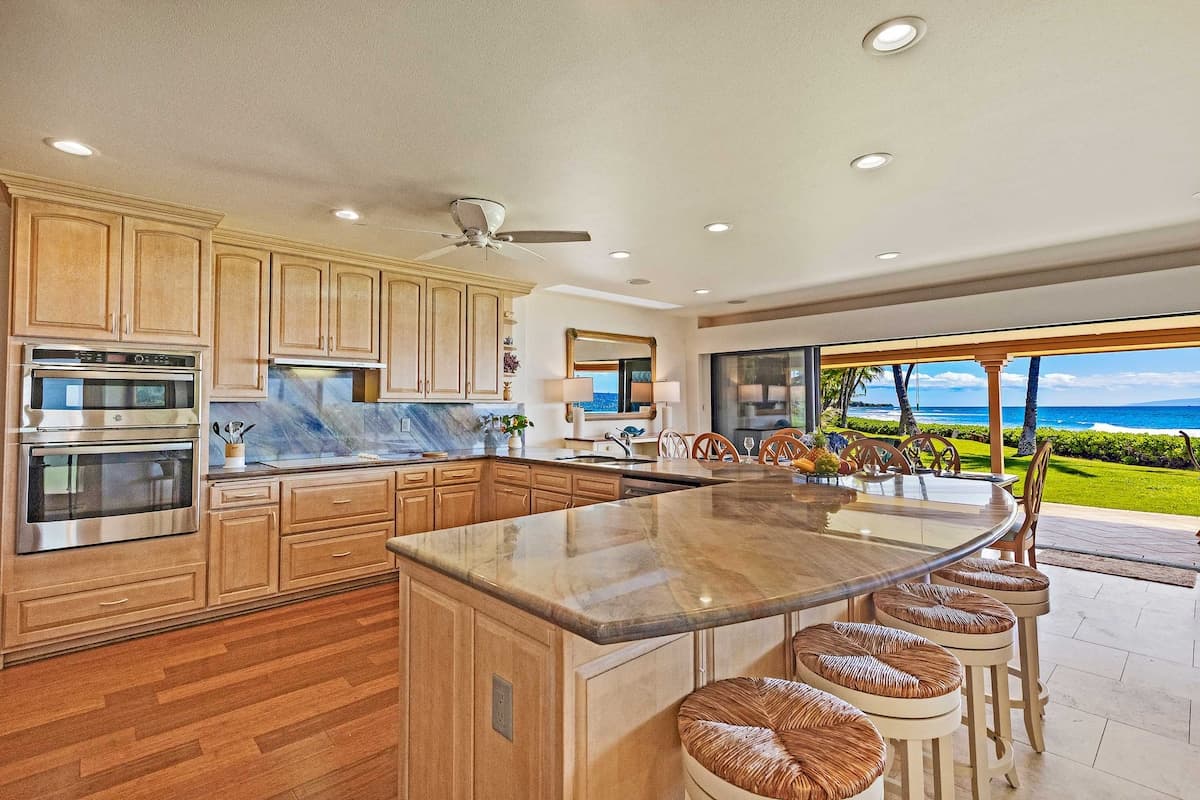 Townhouse in Lahaina · ★5.0 · 4 bedrooms · 3.5 baths - Photo 5
