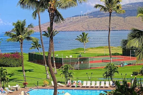 Condo in Kihei · ★4.83 · 1 bedroom · 2 beds · 1 private bath - Photo 4