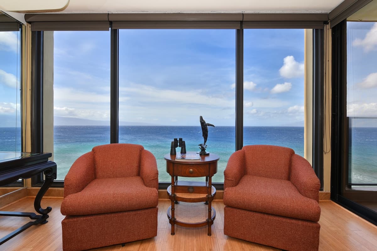 Condo in Lahaina · ★4.92 · 1 bedroom · 2 beds · 1 bath - Photo 3