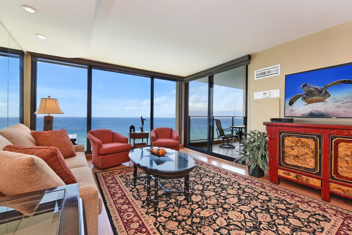 Condo in Lahaina · ★4.92 · 1 bedroom · 2 beds · 1 bath - Photo 4