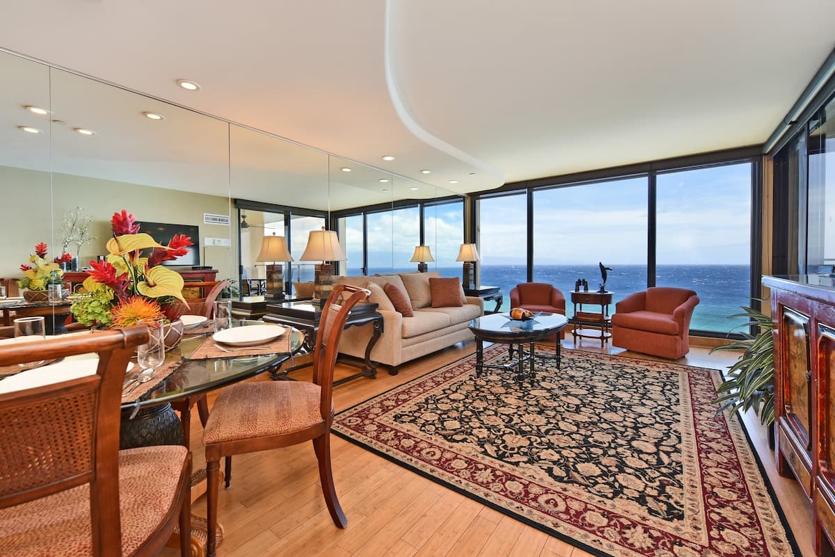 Condo in Lahaina · ★4.92 · 1 bedroom · 2 beds · 1 bath - Photo 2