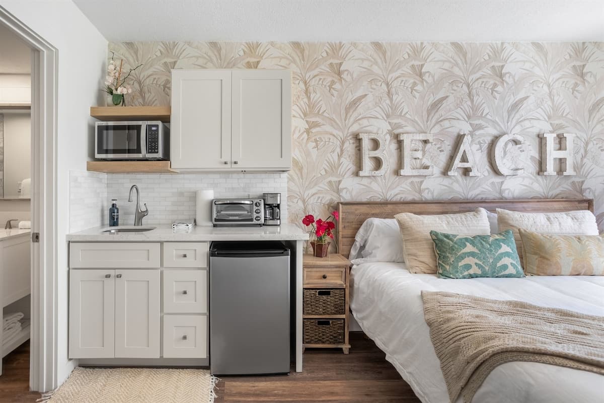 Condo in Kihei · ★4.96 · Studio · 1 bed · 1 bath - Photo 1
