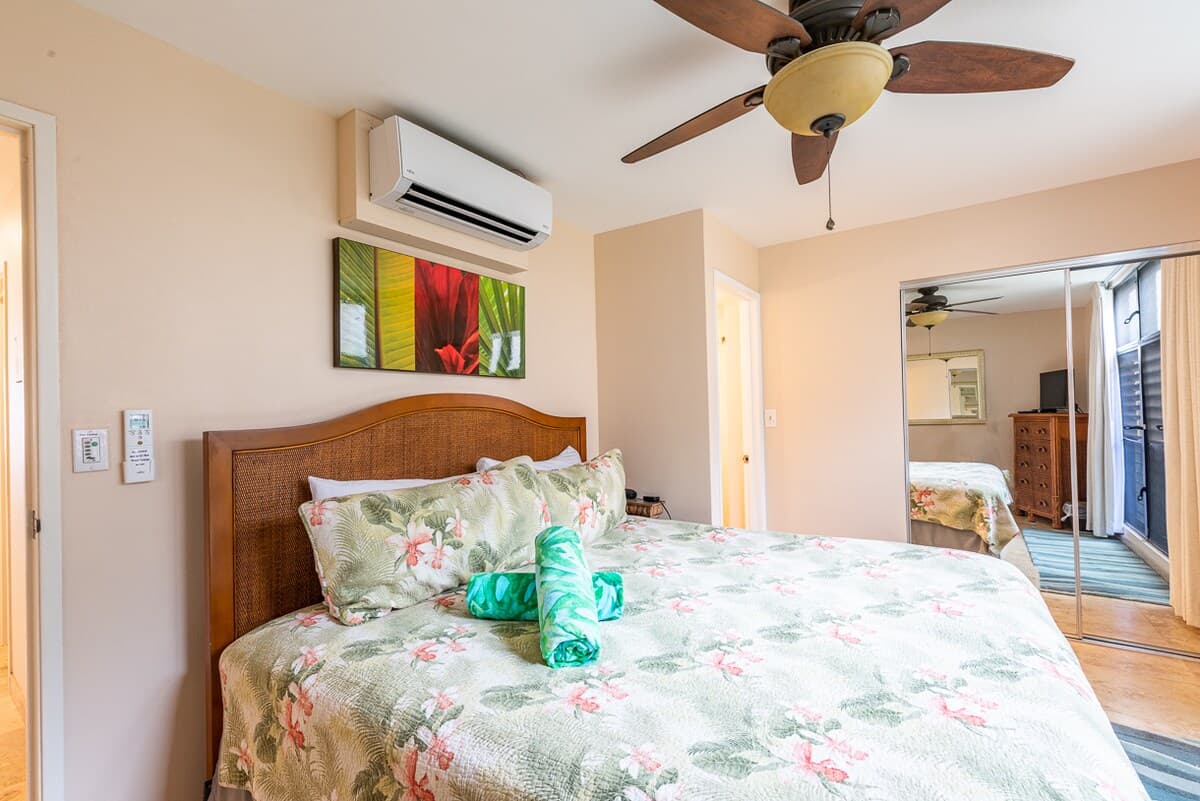 Condo in Lahaina · ★5.0 · 2 bedrooms · 3 beds · 2 baths - Photo 4