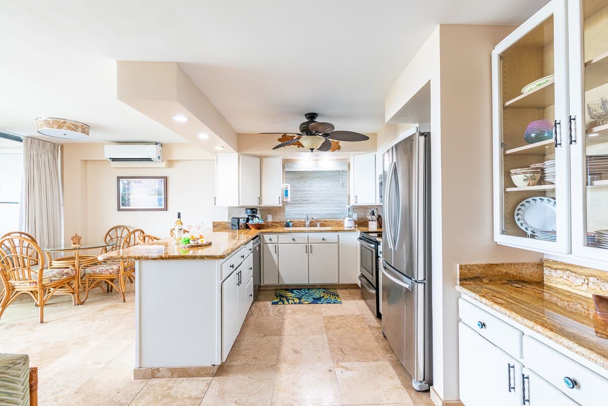 Condo in Lahaina · ★5.0 · 2 bedrooms · 3 beds · 2 baths - Photo 2