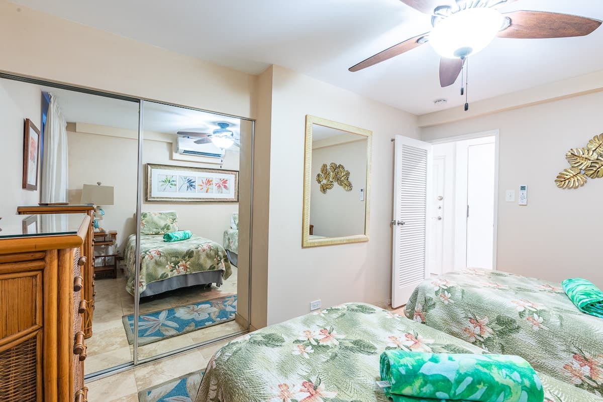 Condo in Lahaina · ★5.0 · 2 bedrooms · 3 beds · 2 baths - Photo 3