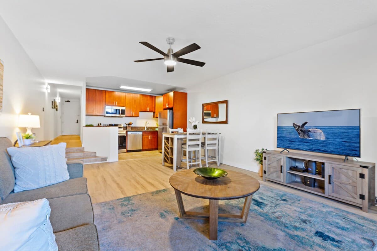 Condo in Lahaina · ★4.82 · 1 bedroom · 2 beds · 1 private bath - Photo 5
