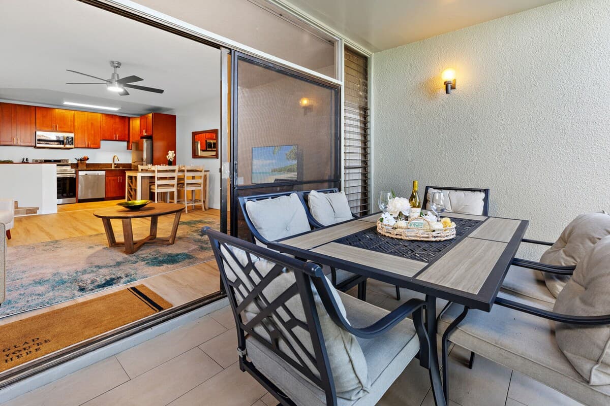 Condo in Lahaina · ★4.82 · 1 bedroom · 2 beds · 1 private bath - Photo 4
