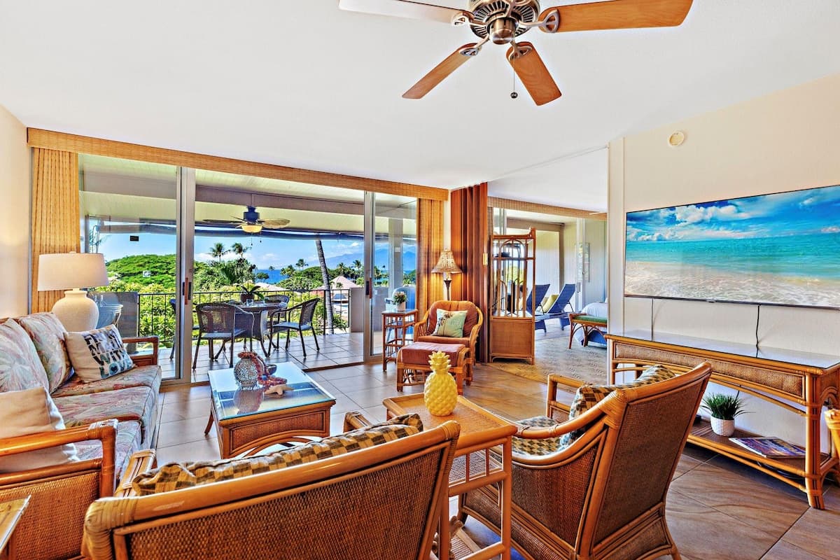 Condo in Lahaina · ★4.8 · 1 bedroom · 2 beds · 1 bath - Photo 1