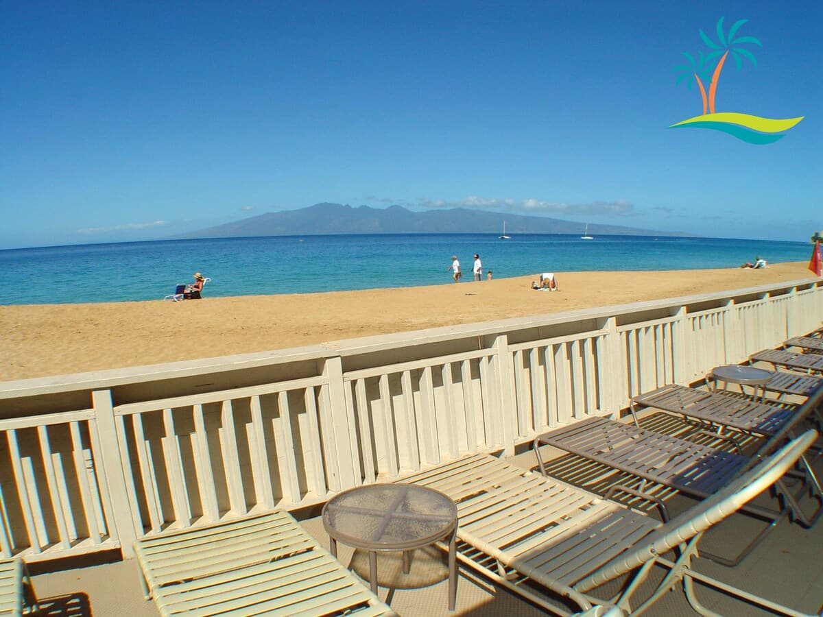 Condo in Lahaina · ★4.8 · 1 bedroom · 2 beds · 1 bath - Photo 3