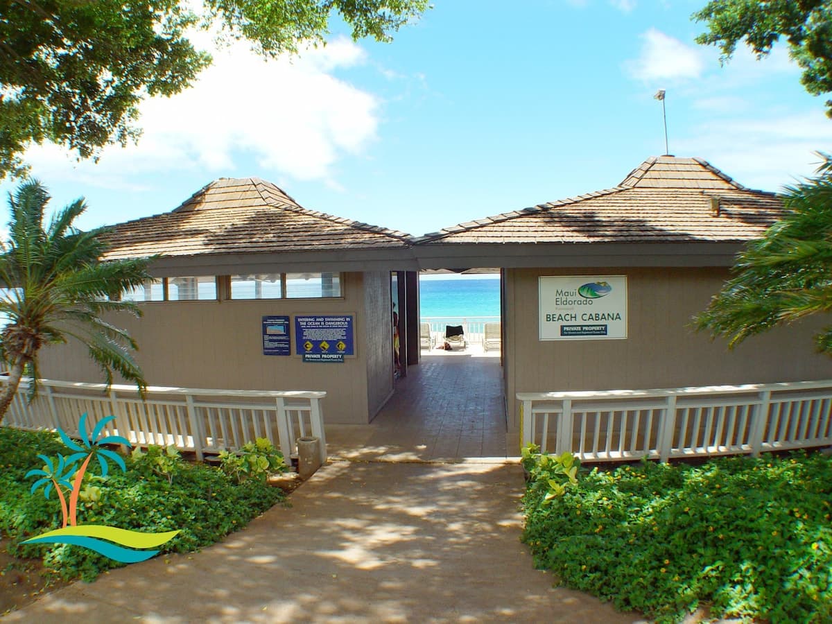 Condo in Lahaina · ★4.95 · 1 bedroom · 2 beds · 1 bath - Photo 4