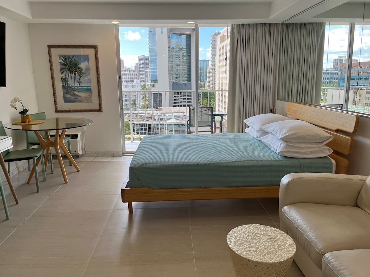 Charming Waikiki Studio with Parking - Photo 1